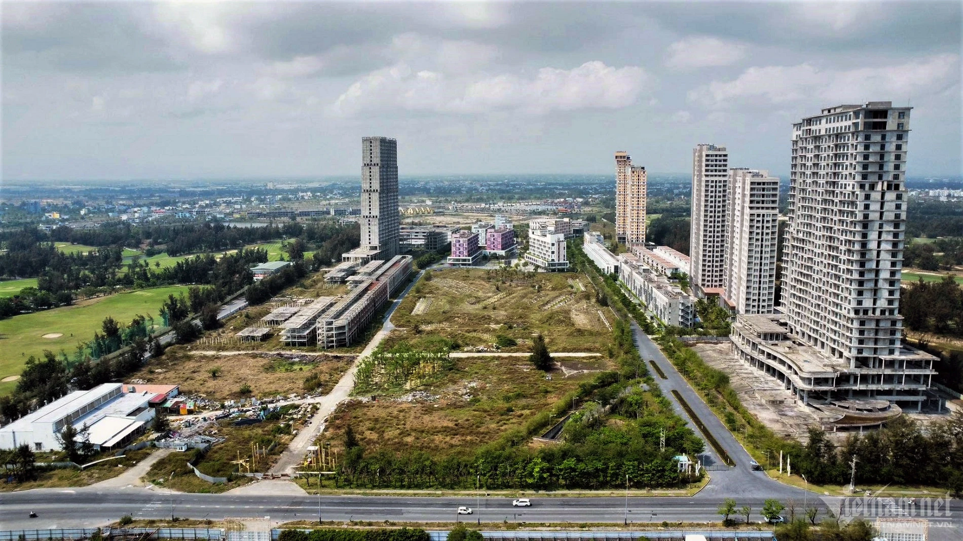 Chính quyền Đà Nẵng đã cho phép chủ đầu tư chuyển đổi một phần căn hộ condotel thành chung cư, tương ứng khoảng khoảng 1.500 căn. Ảnh: Hồ Giáp