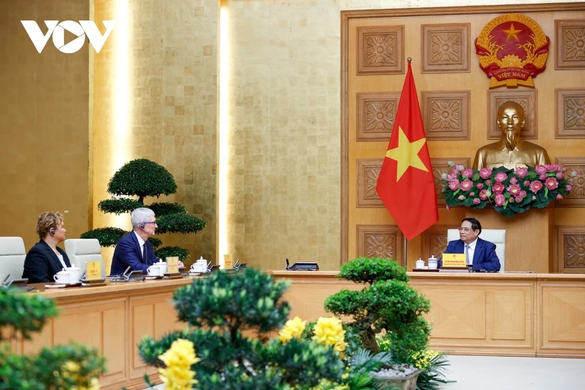 Thủ tướng cho biết, Chính phủ Việt Nam sẵn sàng phối hợp với Apple để thành lập Tổ công tác hỗ trợ Apple trong việc đầu tư, mở rộng hoạt động tại Việt Nam