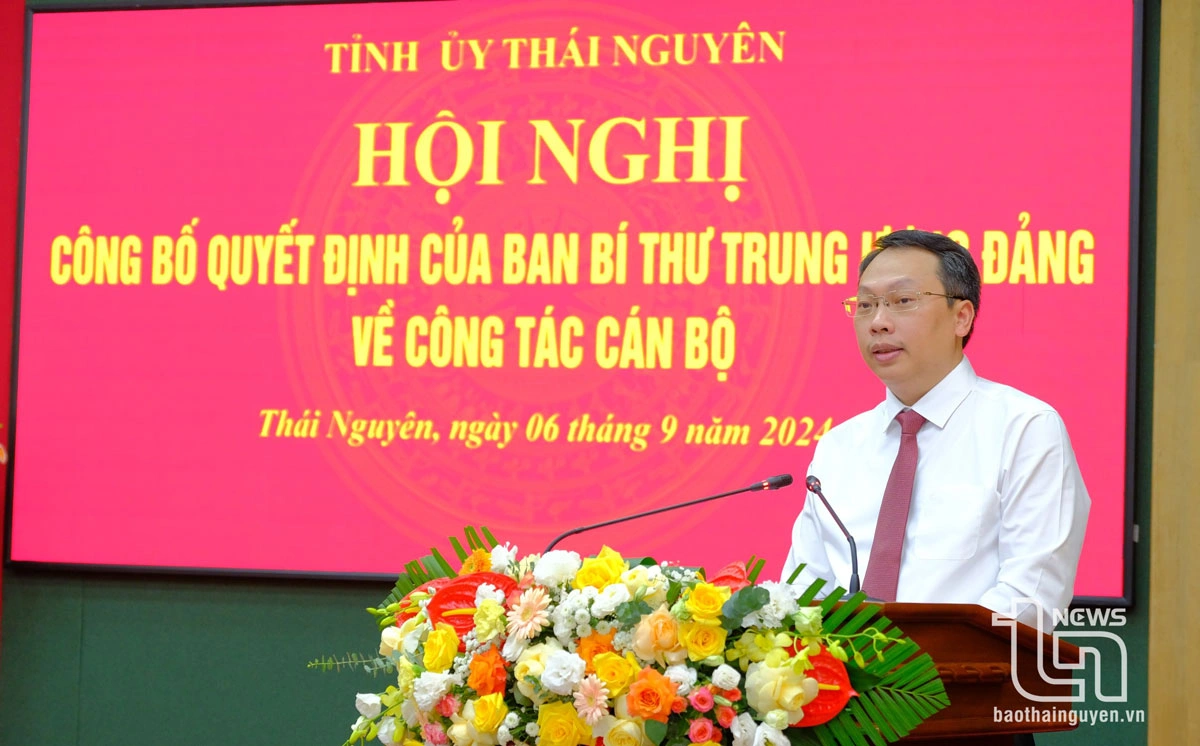 Đồng chí Nguyễn Huy Dũng, tân Phó Bí thư Tỉnh ủy Thái Nguyên, phát biểu nhận nhiệm vụ.