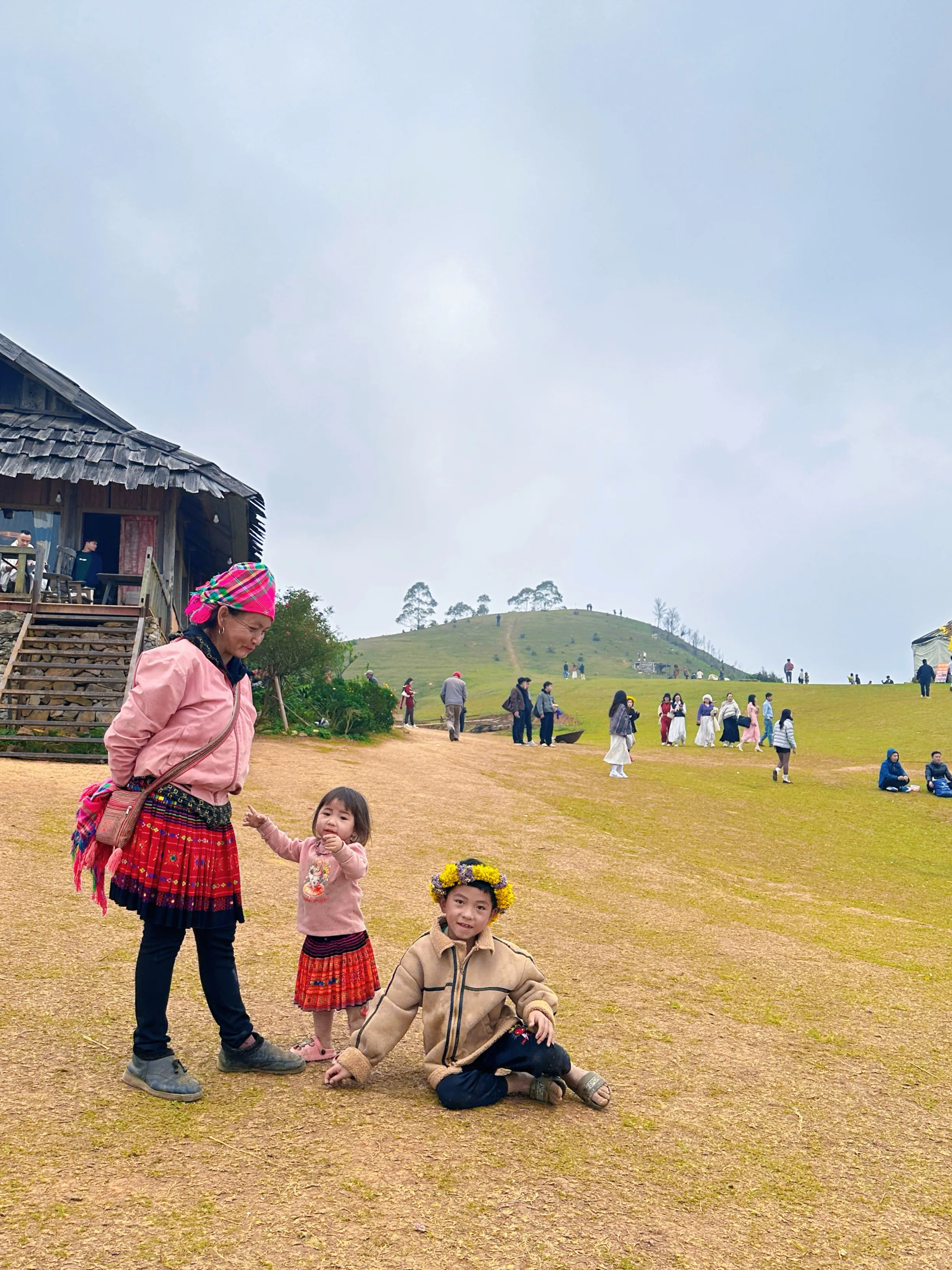 Tà Xùa là nơi lưu giữ giá trị văn hóa người dân tộc Mông bản địa, mộc mạc nhưng giàu sức sống.