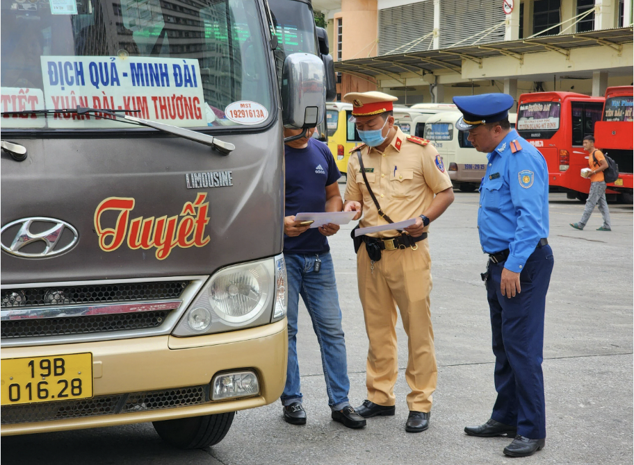 Bộ trưởng Nguyễn Văn Thắng đề nghị triển khai thực hiện tốt Nghị định 41/2024 nhằm khắc phục bất cập, tăng cường khai thác thiết bị giám sát hành trình để quản lý vận tải, xử lý vi phạm.