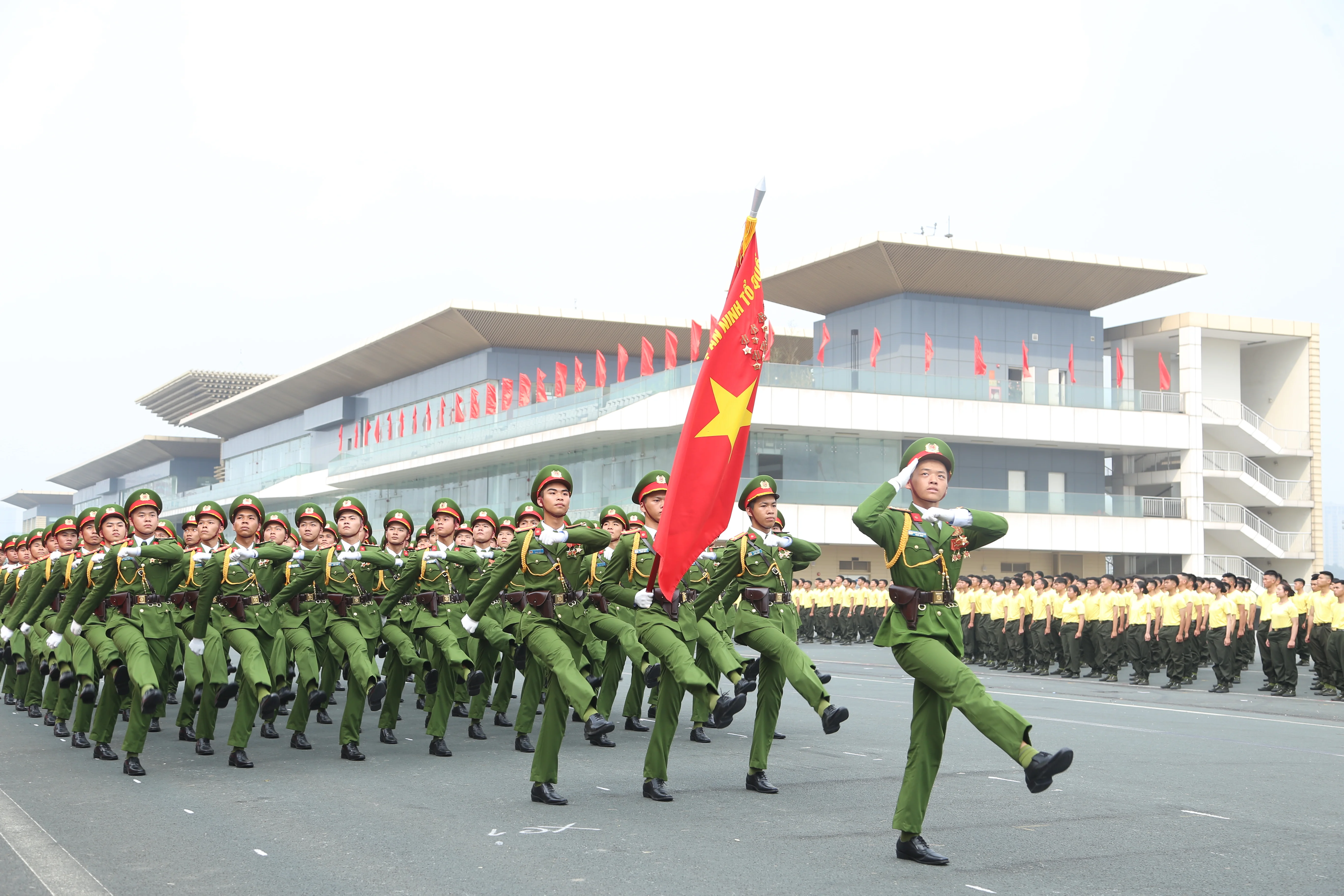 Bộ Công an đang triển khai nhiều hình thức xây dựng hình ảnh cán bộ, chiến sĩ công an đẹp trong lòng nhân dân. Ảnh: Vững Nguyễn