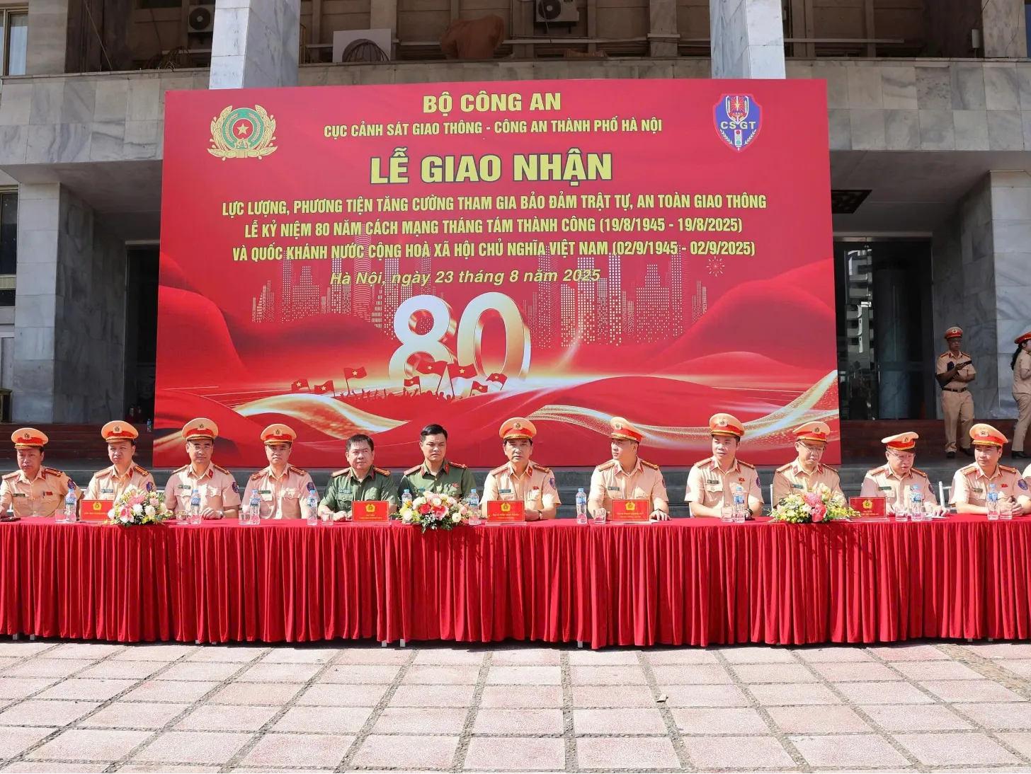 Các đại biểu dự buổi Lễ.