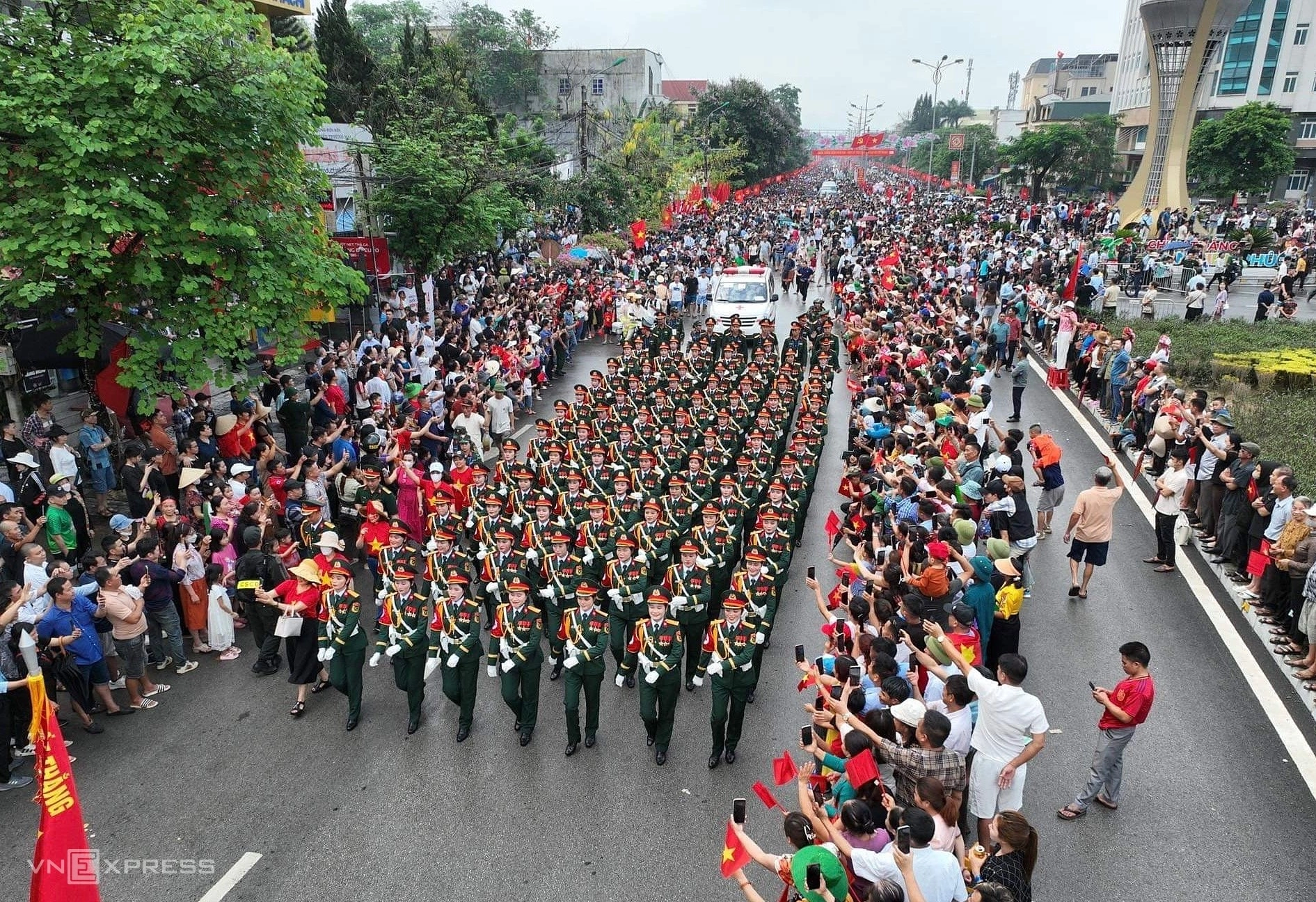 Diễu binh Điện Biên Phủ