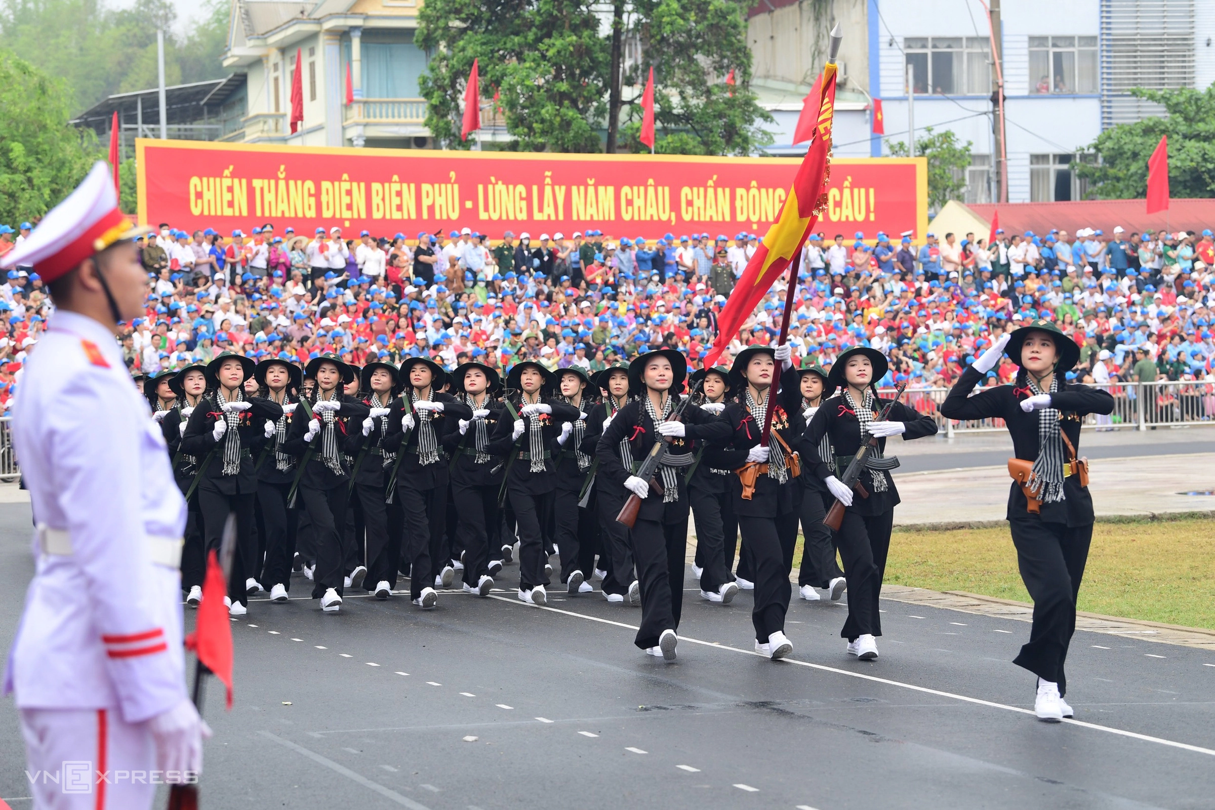 Diễu binh Điện Biên Phủ