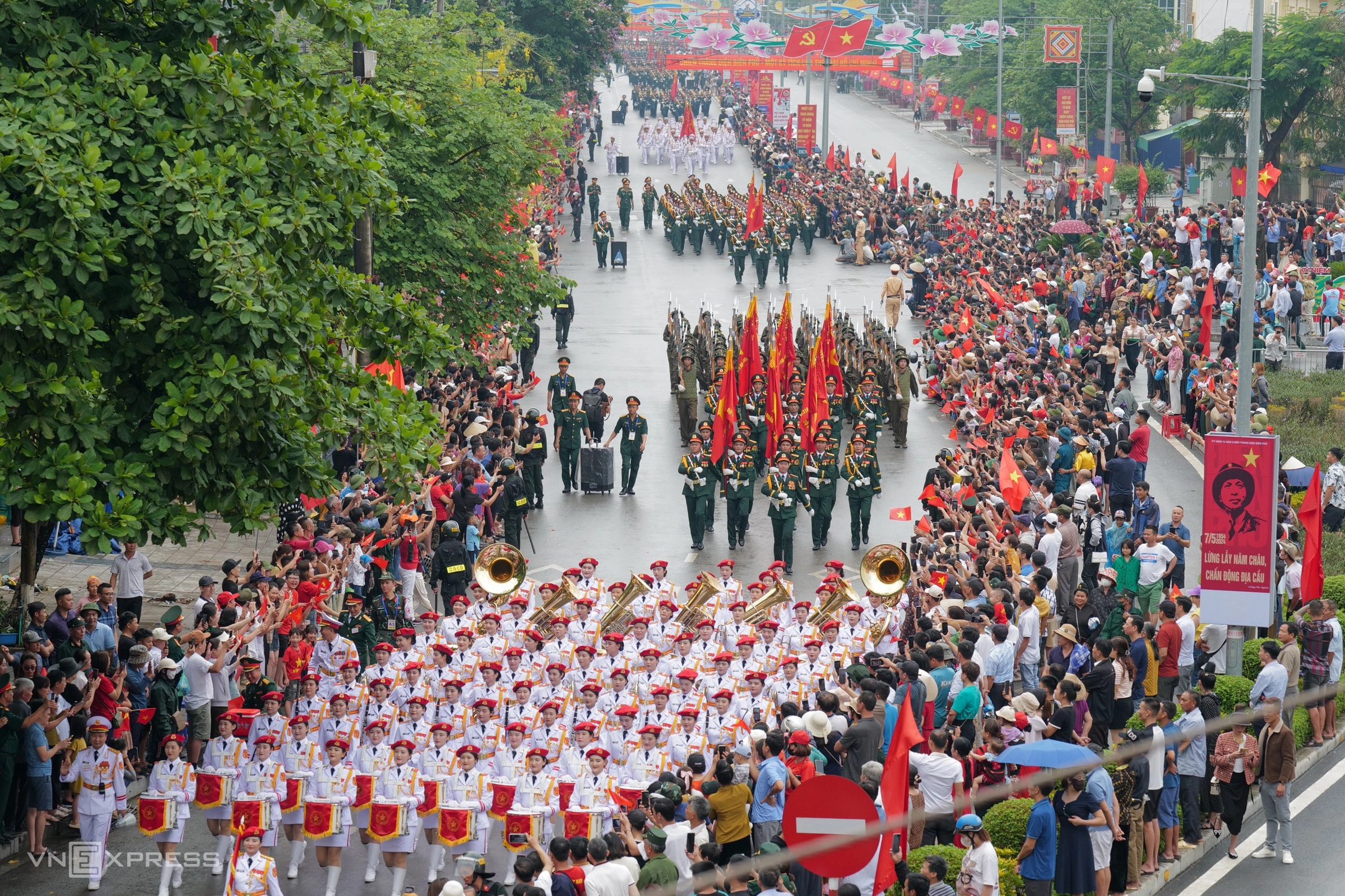 Diễu binh Điện Biên Phủ