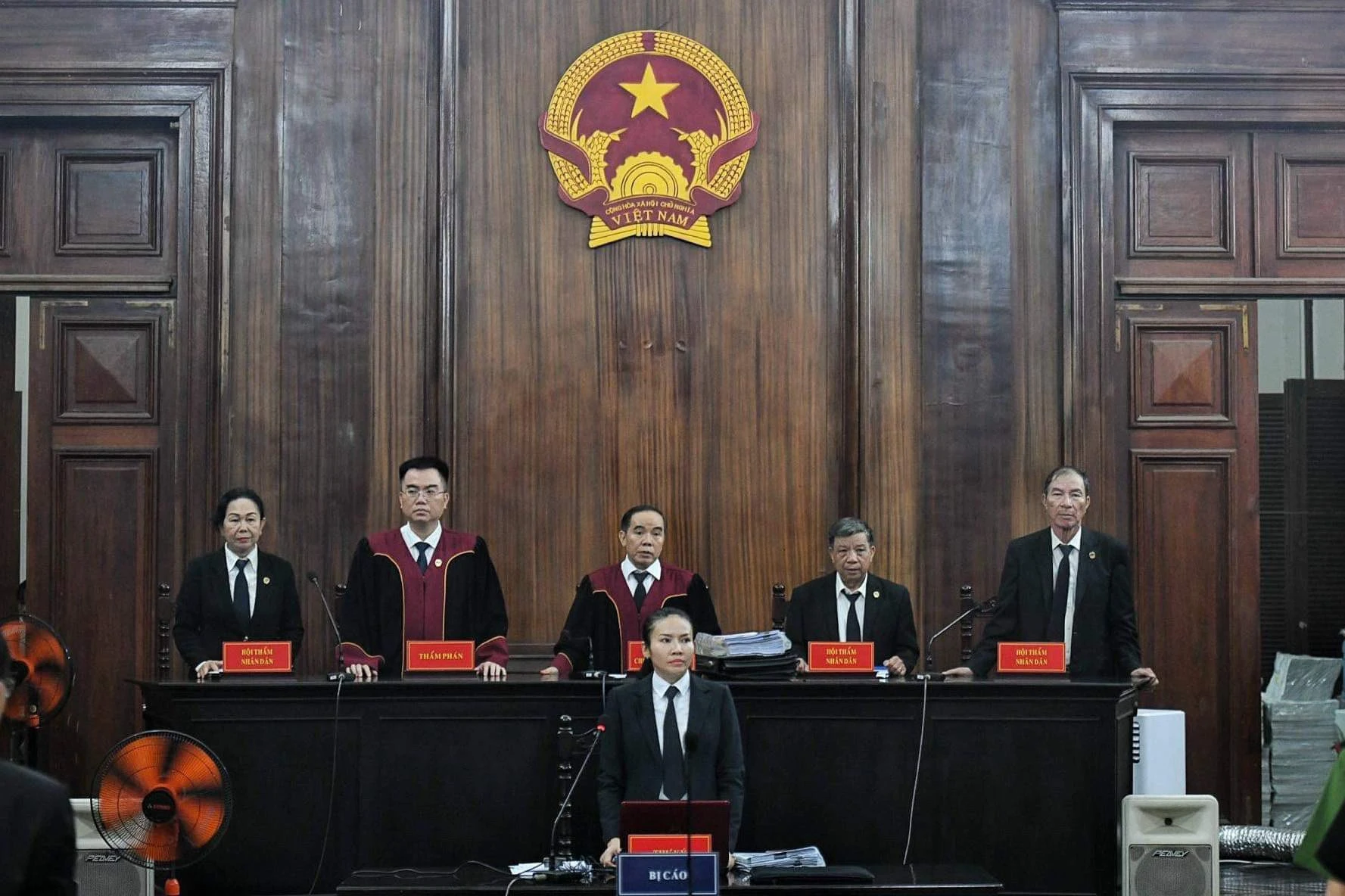Hội đồng xét xử phiên tòa sáng nay. Ảnh: Nguyễn Huế