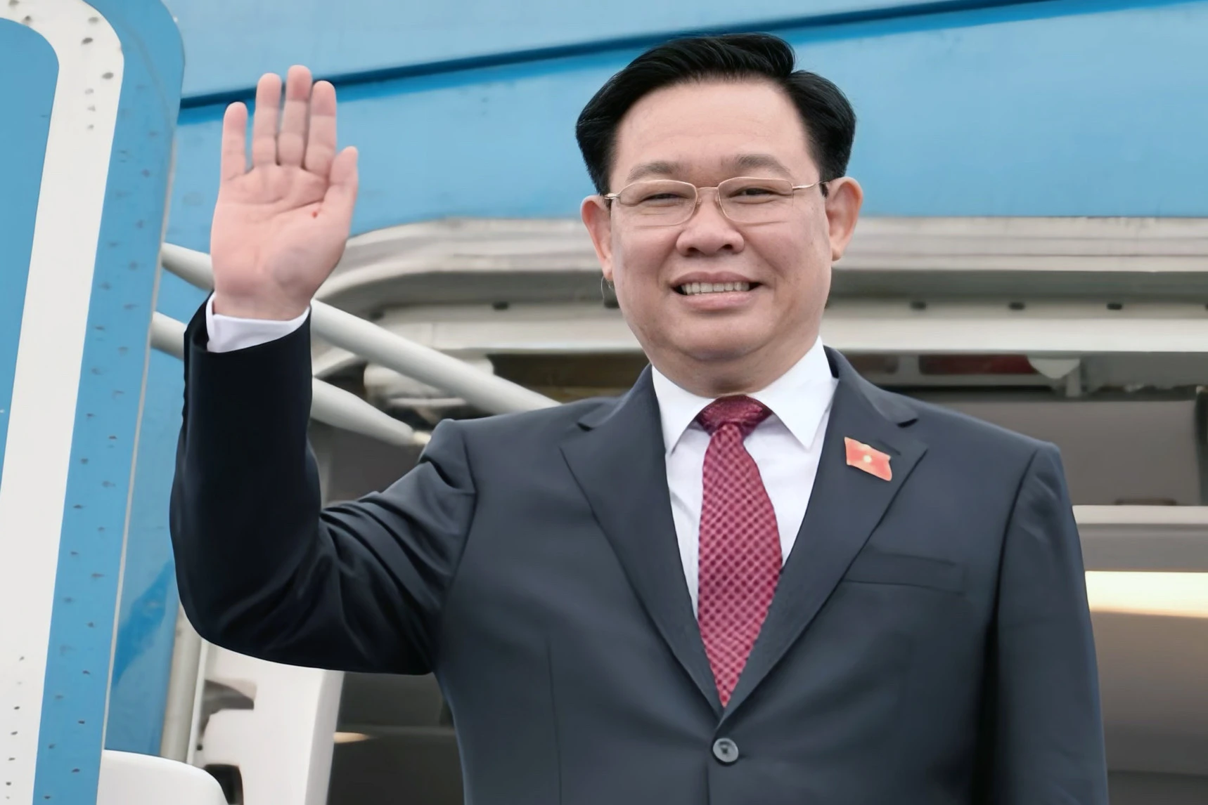 Chủ tịch Quốc hội Vương Đình Huệ rời Hà Nội, lên đường thăm chính thức Trung Quốc. Ảnh: Nhan Sáng/TTXVN