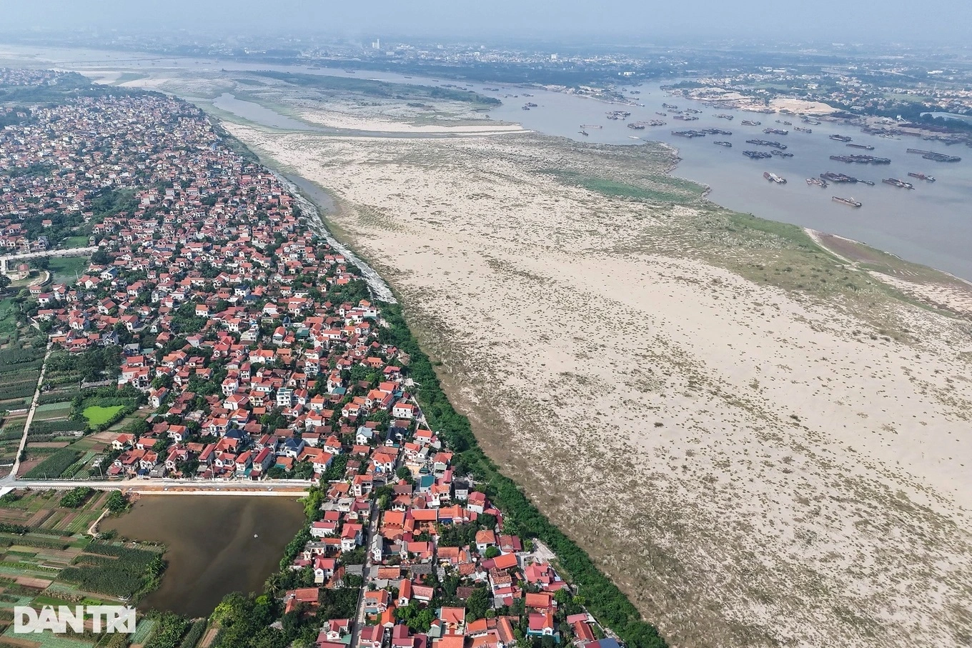 Mỏ cát Châu Sơn ở huyện Ba Vì có trữ lượng khai thác 703.500m3 (Ảnh: Nguyễn Hải).