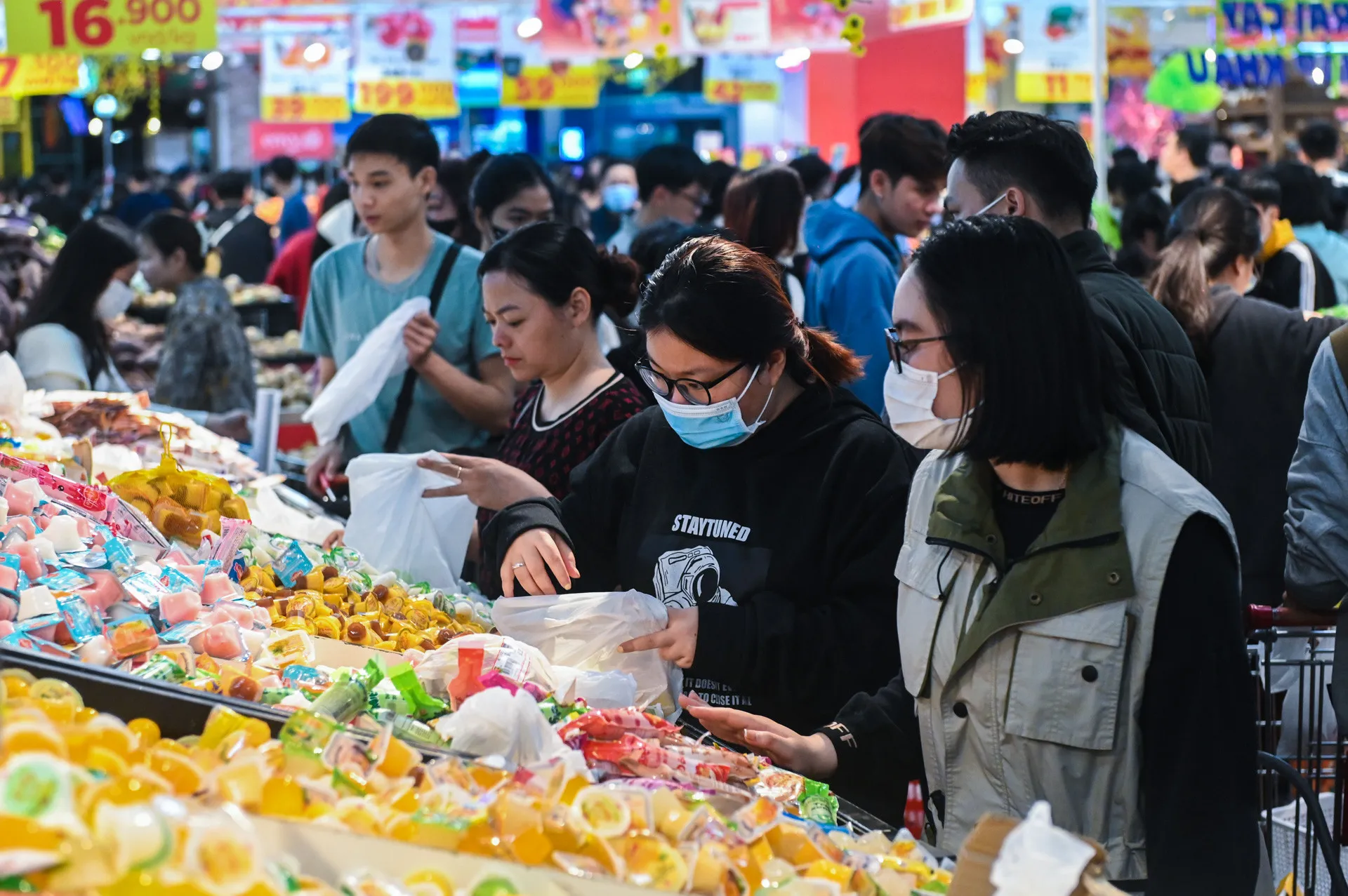 Nhiều doanh nghiệp gặp phải tình huống khách hàng không muốn lấy hóa đơn. Ảnh: Thạch Thảo