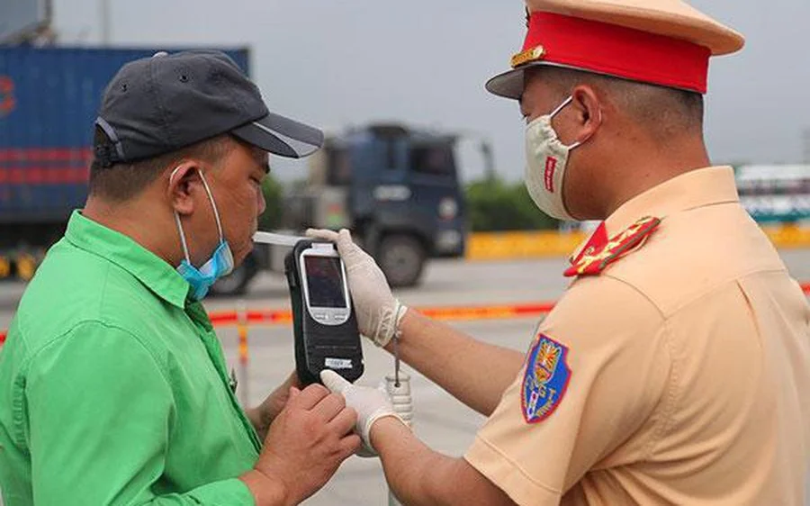 Vi phạm nồng độ cồn.