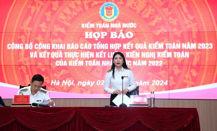 Quang cảnh họp báo.