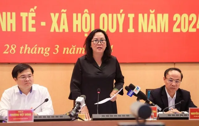 Phó Giám đốc Sở Thông tin và Truyền thông (TT&TT) Hà Nội Nguyễn Thị Mai Hương thông tin tại họp báo.