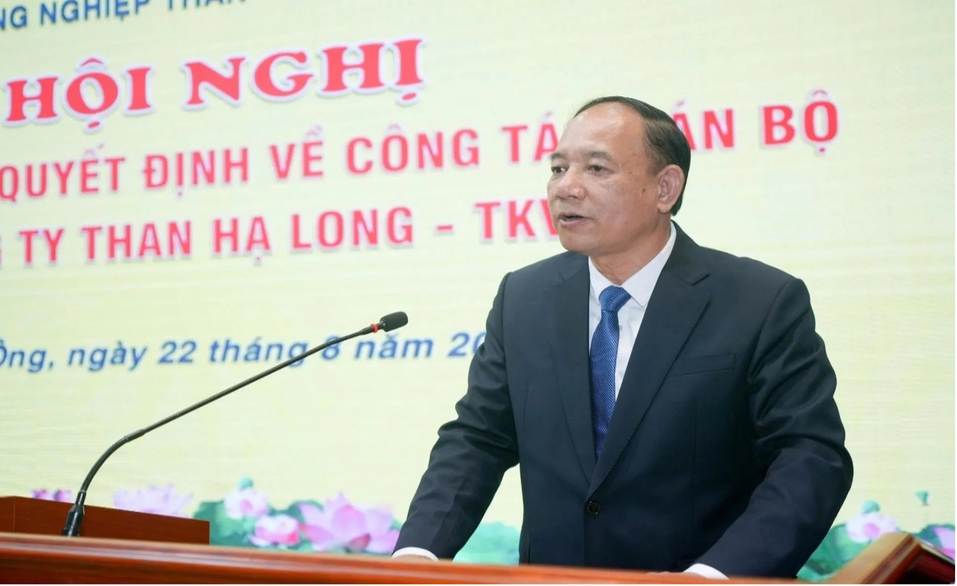 Đ/c Phạm Duy Hưng phát biểu nhận nhiệm vụ  Bí thư Đảng uỷ, Giám đốc Công ty Than Hạ Long - TKV.