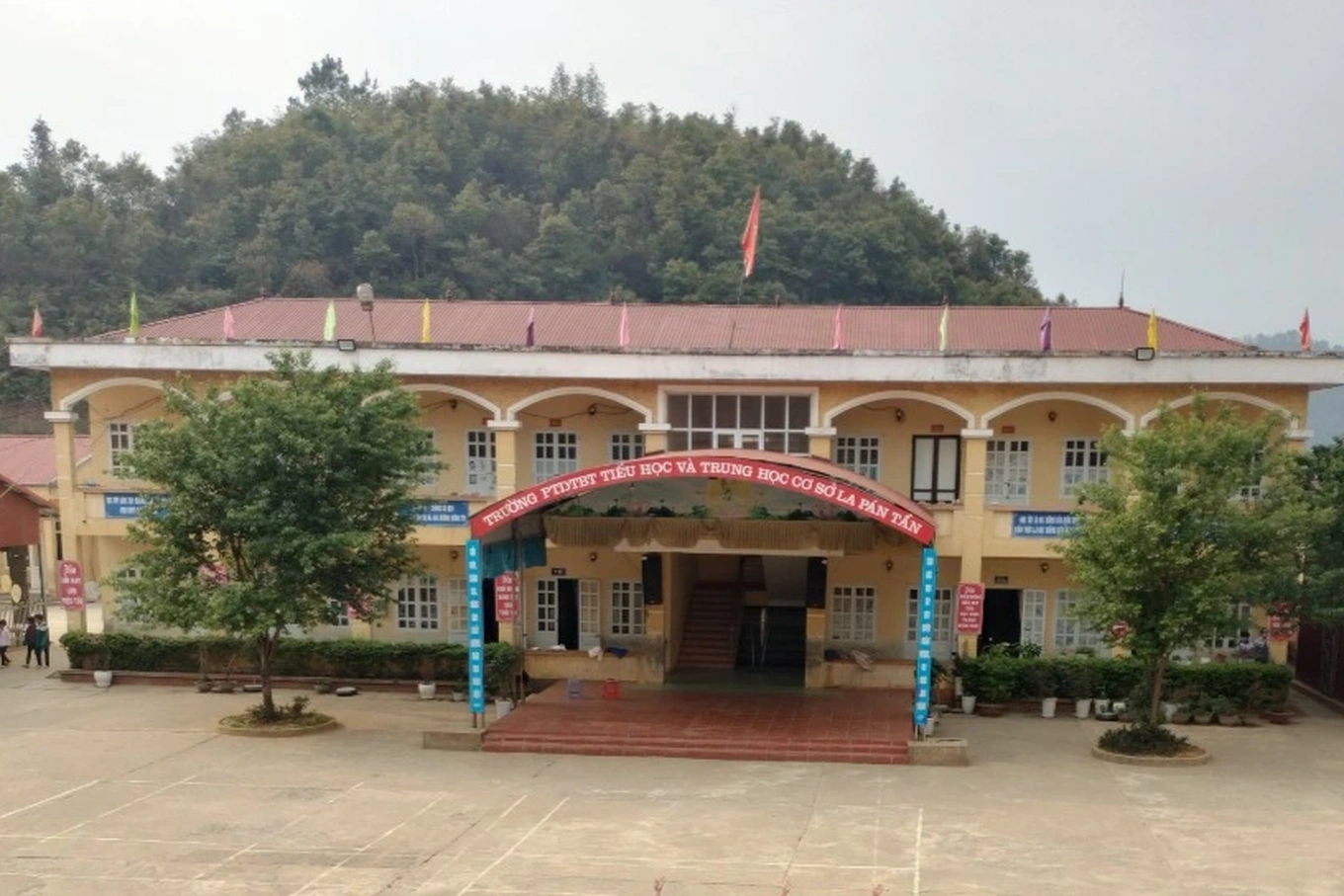 Trường Phổ thông dân tộc bán trú TH&THCS La Pán Tẩn (Ảnh: Phòng Giáo dục và Đào tạo huyện Mù Cang Chải).