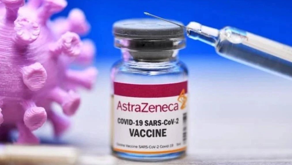 Theo WHO, vaccine của AstraZeneca có thể có tác dụng phụ rất hiếm gặp được gọi là huyết khối kèm hội chứng giảm tiểu cầu (ảnh minh họa).