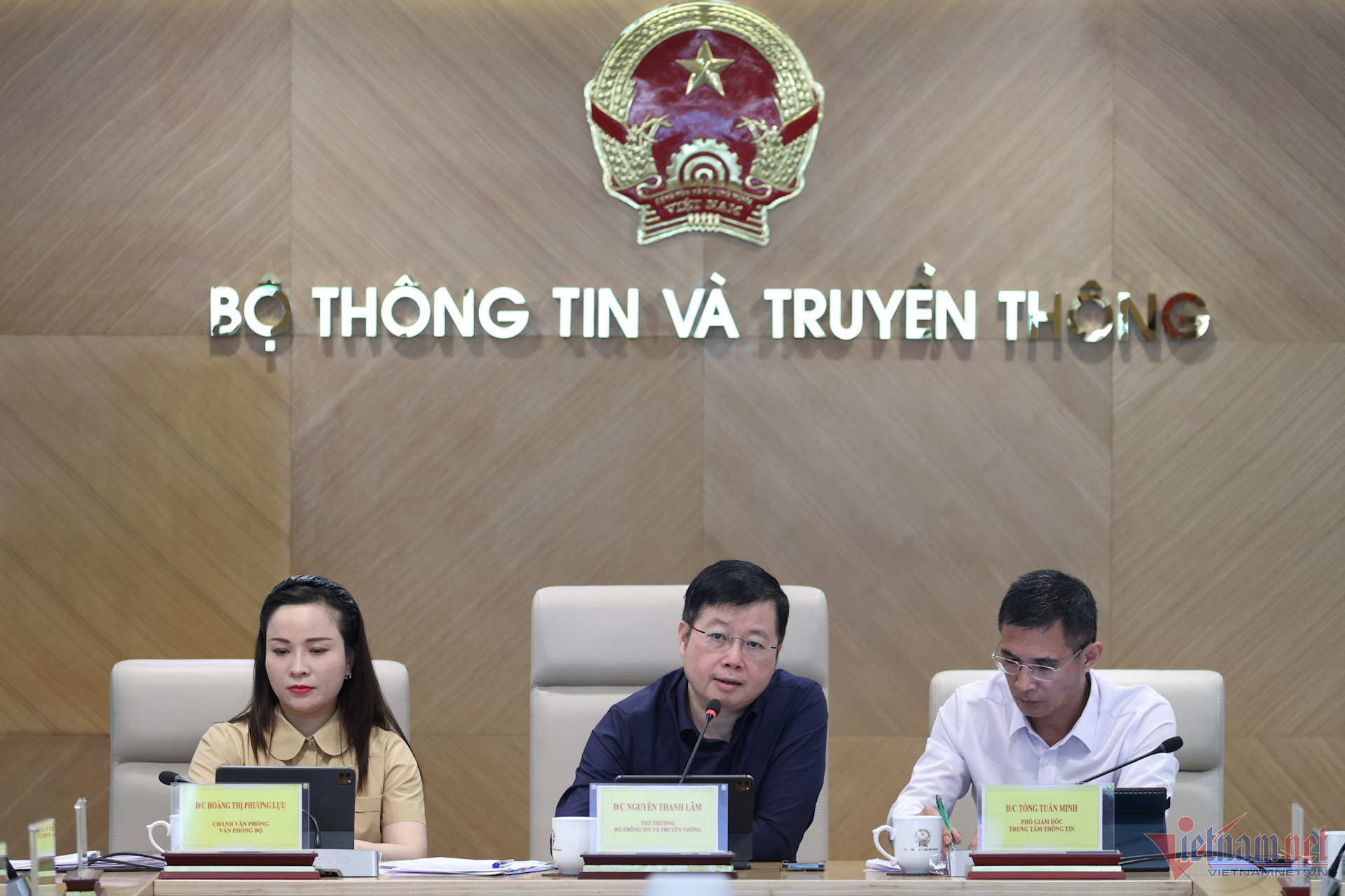 Thứ trưởng Bộ TT&TT Nguyễn Thanh Lâm chủ trì họp báo thường kỳ tháng 5/2024 của Bộ. Ảnh: Lê Anh Dũng