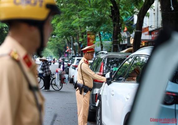 5 kiểu đỗ xe ô tô tưởng gọn gàng nhưng có thể bị CSGT phạt nặng