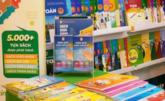 Đề nghị Công an điều tra hành vi xuyên tạc về sách giáo khoa