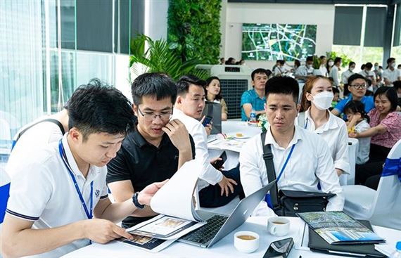 Báo động “tiền thật, học giả” các khóa học môi giới bất động sản