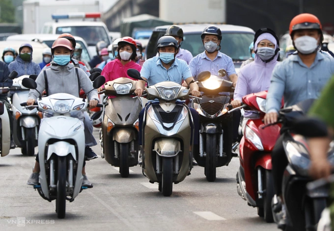 Cấm xe máy xăng vào vành đai 1 Hà Nội từ tháng 7/2026 là quá gấp