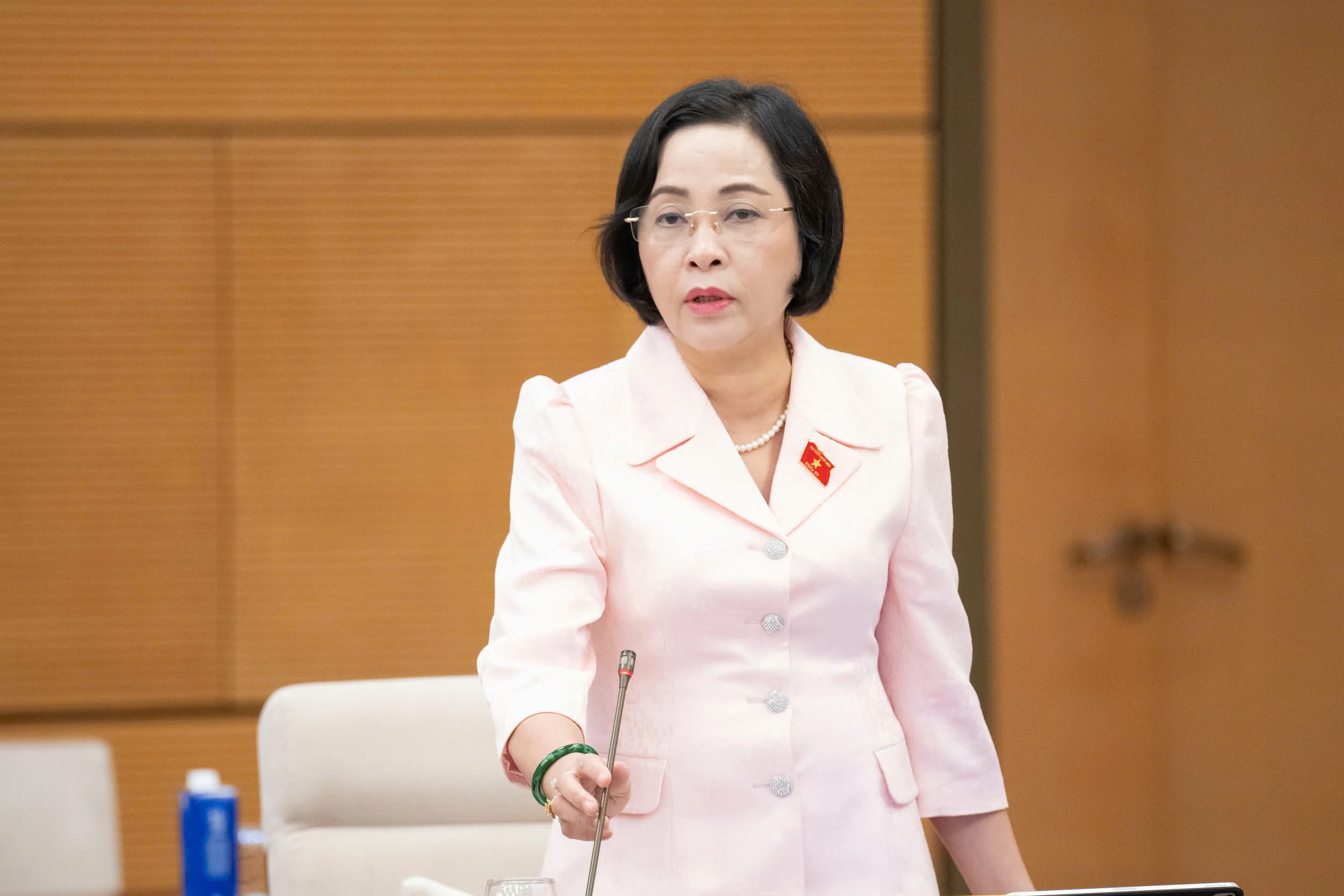 Lương cán bộ xã chưa tới 10 triệu, rất khó khăn