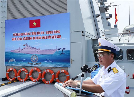 Nghi lễ đặc biệt của chiến hạm 016-Quang Trung khi qua đường xích đạo