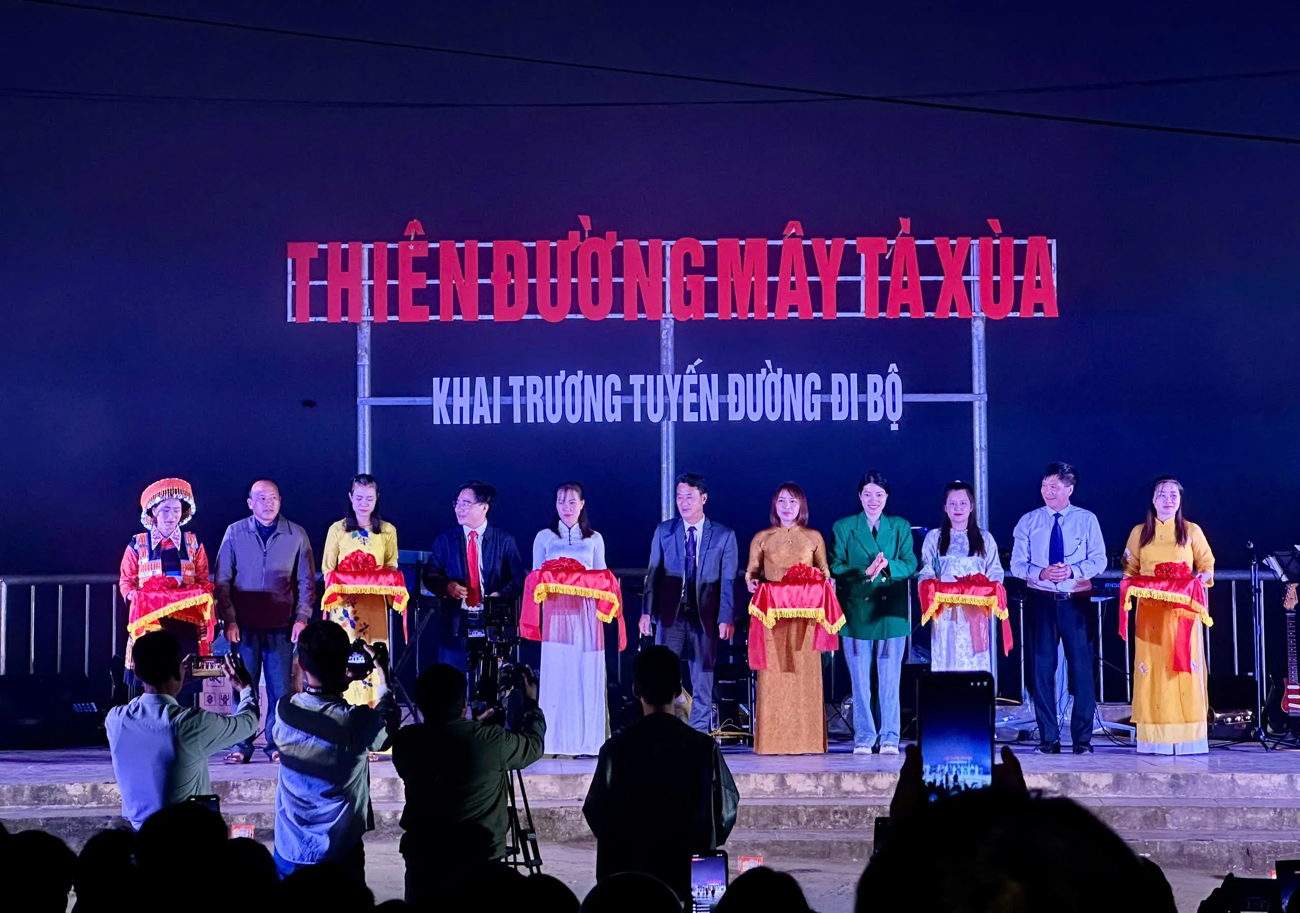 Khai trương tuyến đường đi bộ Thiên đường mây Tà Xùa - Khơi mở không gian du lịch cộng đồng mới ở Tây Bắc