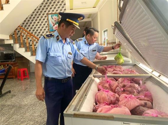 Phát hiện hơn 4 tấn thịt heo thối từ 1 công ty và 1 hộ kinh doanh