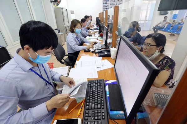 Việc gì người dân làm được, chính quyền không nên nhúng tay