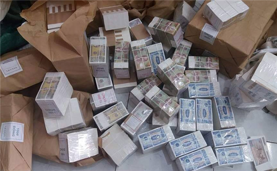 Né lực lượng chức năng, buôn tiền lẻ dịp Tết chuyển sang chợ mạng