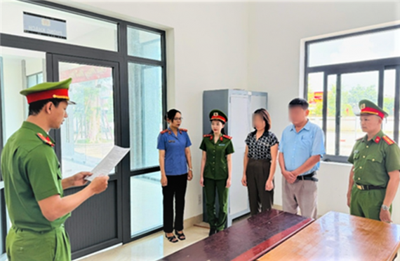 Khởi tố nguyên Chủ tịch và Kế toán xã chiếm đoạt tiền bảo vệ rừng