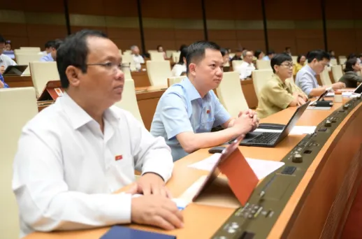 Quốc Hội chính thức cho phép bán tang vật, phương tiện của người vi phạm hành chính 