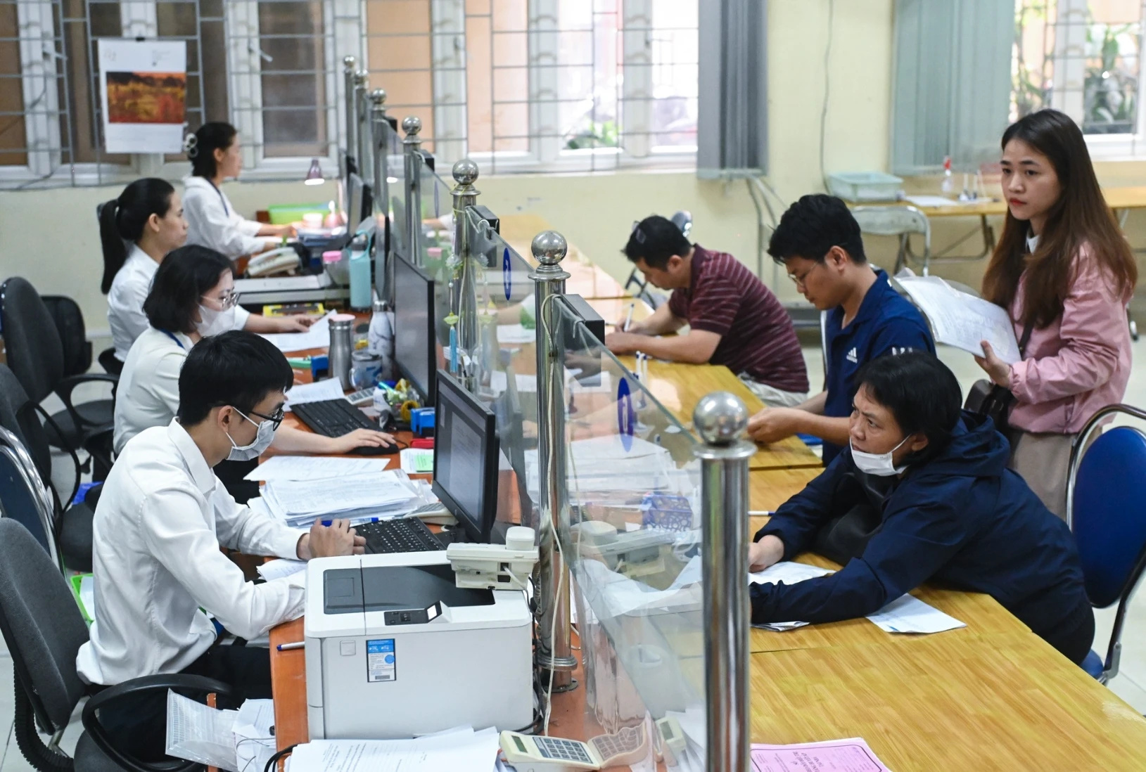 Công chức tự nguyện thôi việc được nhận những khoản trợ cấp nào?