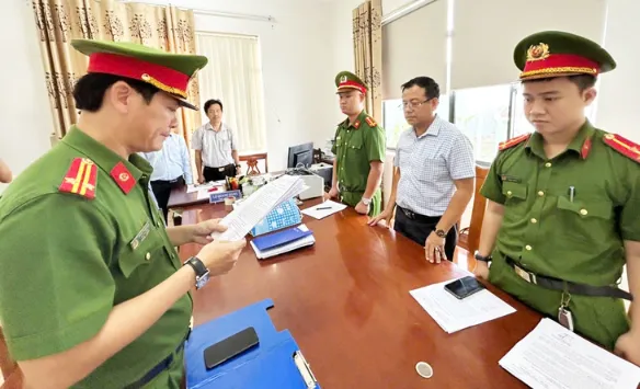 Bắt nguyên trưởng phòng bồi thường Trung tâm Phát triển quỹ đất TP Tam Kỳ