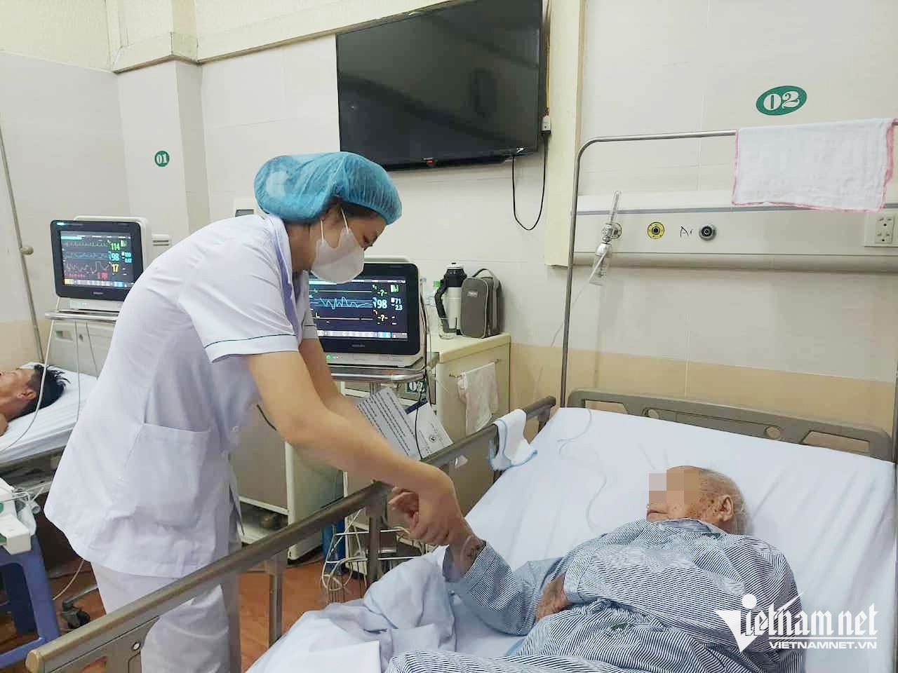 Miễn viện phí toàn dân thực hiện theo 3 giai đoạn, yêu cầu cấp thiết phải làm