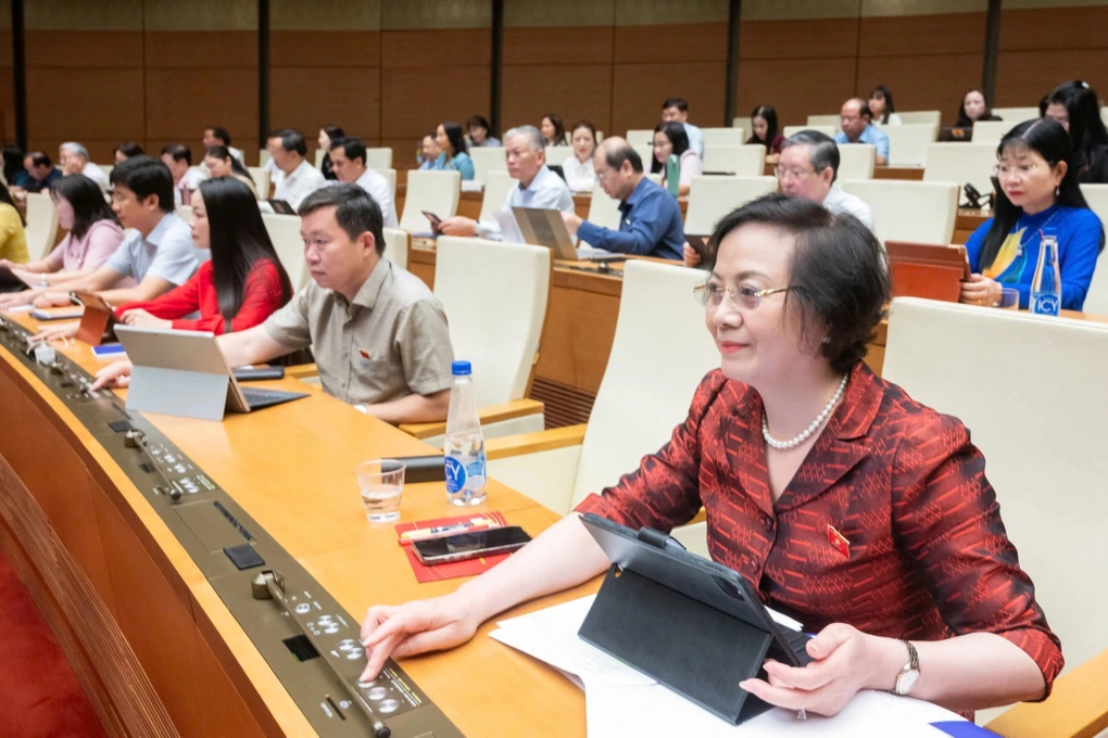 Cách tính lương thưởng mới với công chức chấm dứt thời làm ít hưởng nhiều
