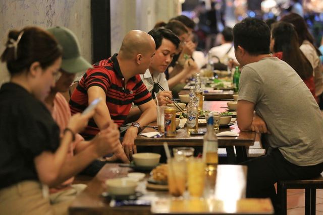 Cục Thuế nói về thời điểm xuất hóa đơn bán hàng online, kinh doanh nhà hàng