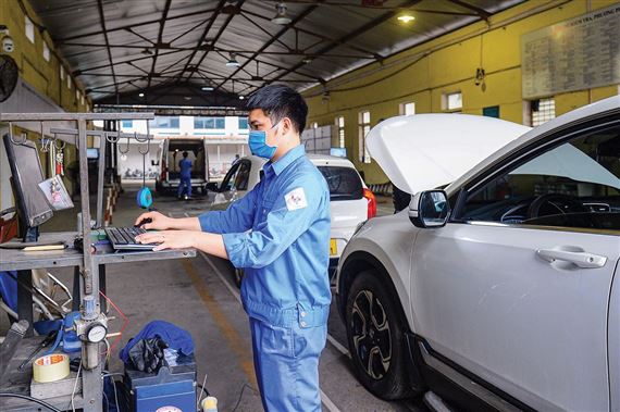 Dự kiến bỏ mức thu phí sử dụng đường bộ với xe ô tô theo chu kỳ kiểm định 18 tháng