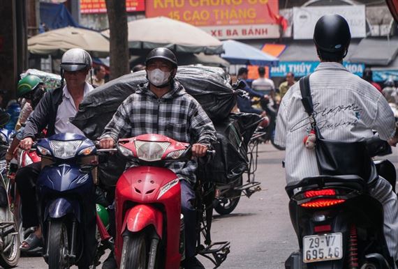 Người dân trong vành đai 1 mong muốn gì khi Hà Nội sẽ cấm xe máy xăng?