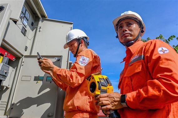 Đề xuất đưa khoản lỗ 44.000 tỉ vào giá điện: EVN đang làm ăn ra sao?