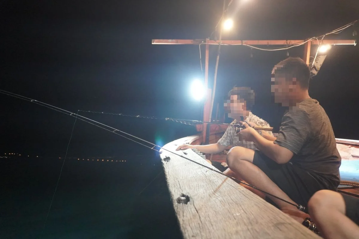 Không được cấp phép, dịch vụ câu mực đêm ở Đà Nẵng vẫn nở rộ