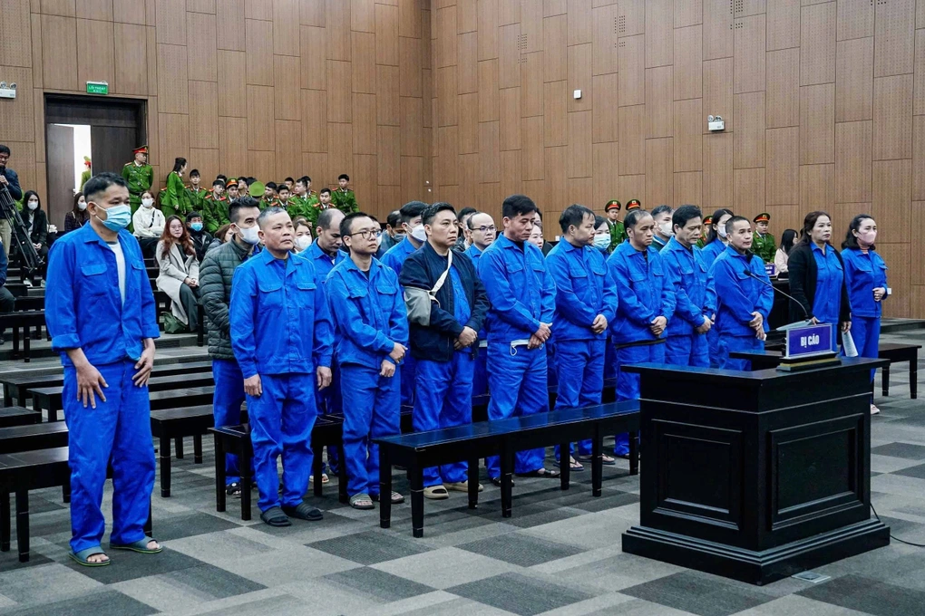 Cựu Chánh án chạy án giúp vợ vì thấy vợ buồn, trầm cảm