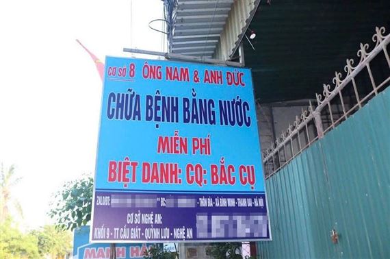 Đoàn kiểm tra bị nhốt khi kiểm tra cơ sở chữa bệnh bằng nước