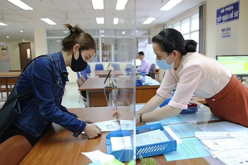 Yêu cầu bỏ thói quen bắt dân nộp bản sao có chứng thực