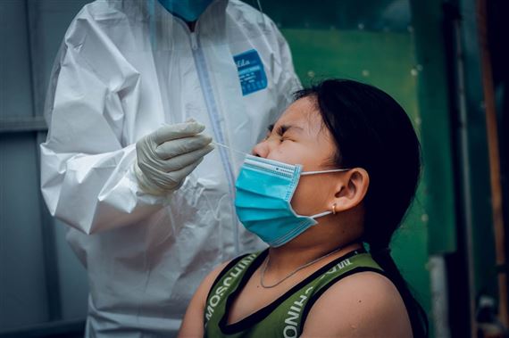 Bộ Y tế khuyến cáo người dân đeo khẩu trang nơi công cộng để phòng COVID-19