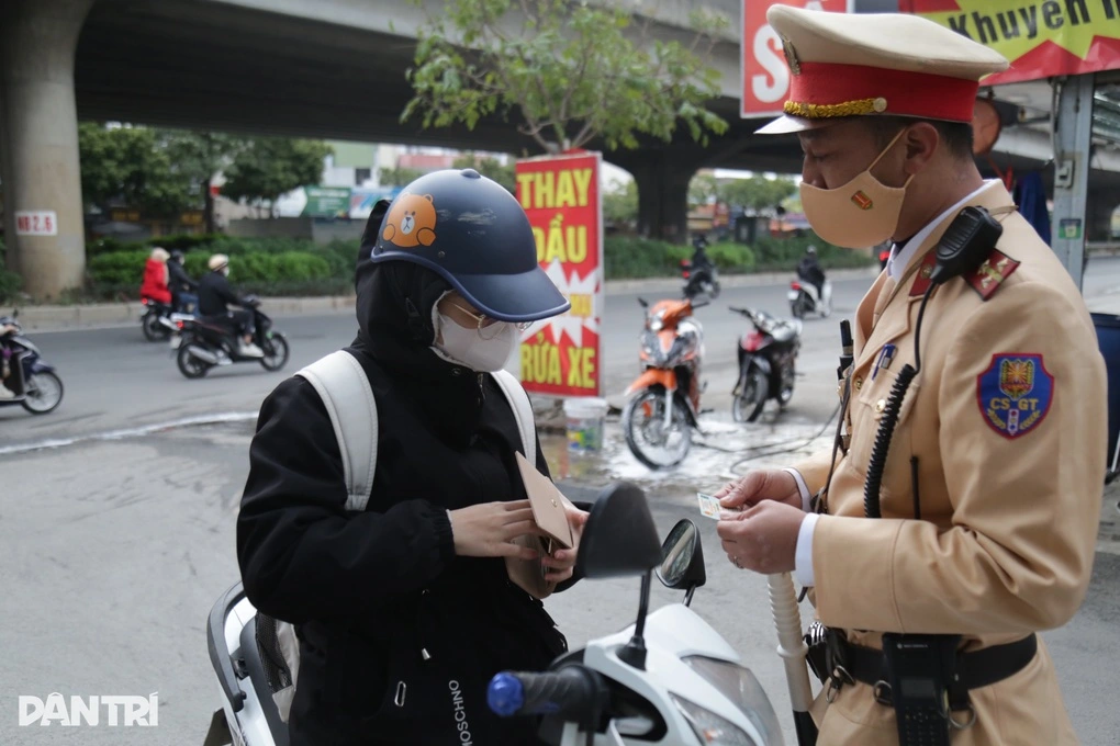 Cục CSGT nói về thông tin kiểm tra giấy khám sức khỏe của các tài xế