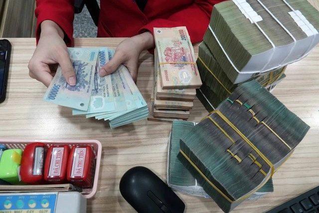 Nợ thuế có thể bị khấu trừ tiền lương, phong tỏa tài khoản