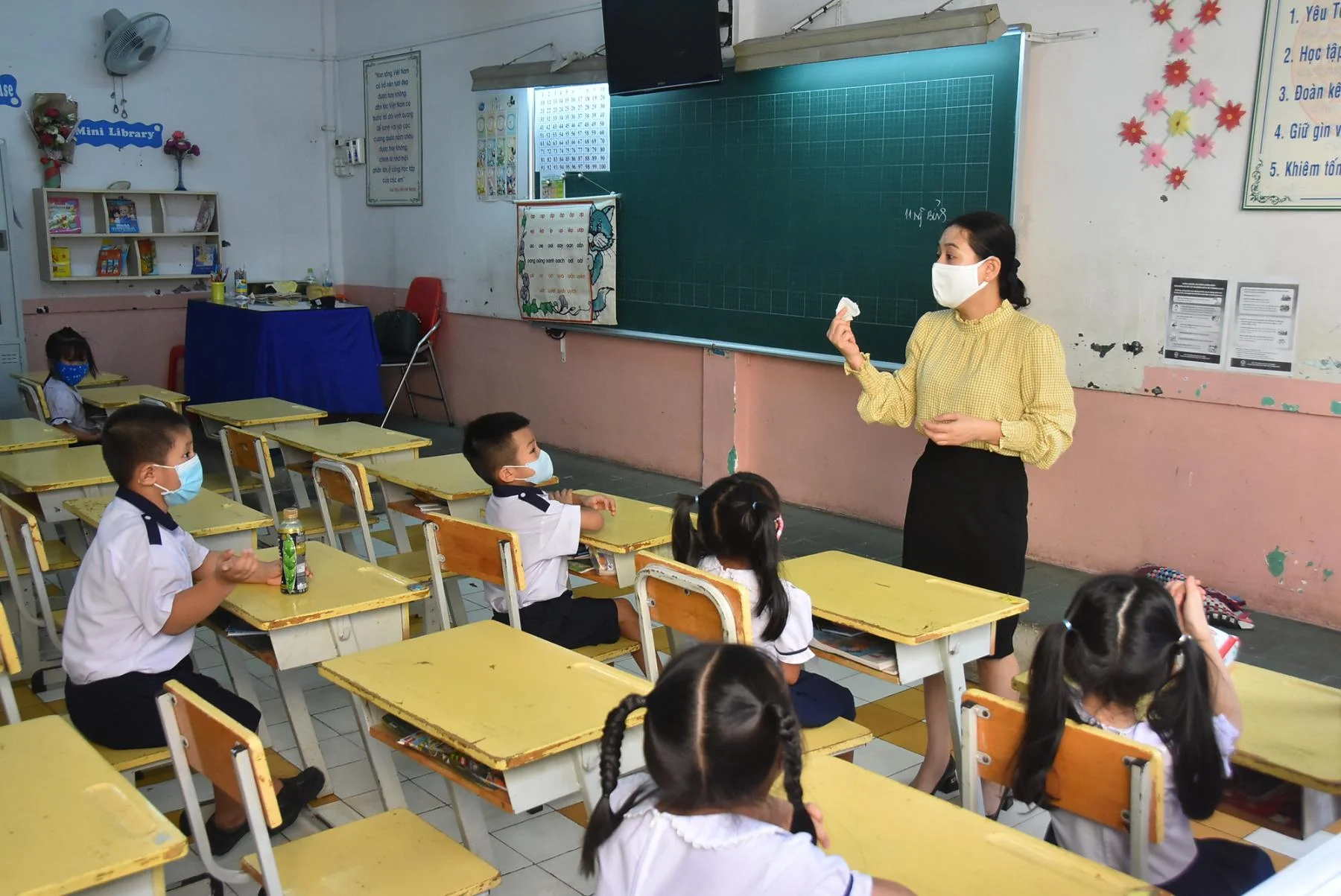 Dạy thêm: Quản, nới hay cấm?