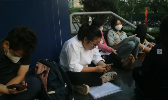 Sự thật cảnh người dân Hà Nội xếp hàng từ tờ mờ sáng làm thủ tục đất đai
